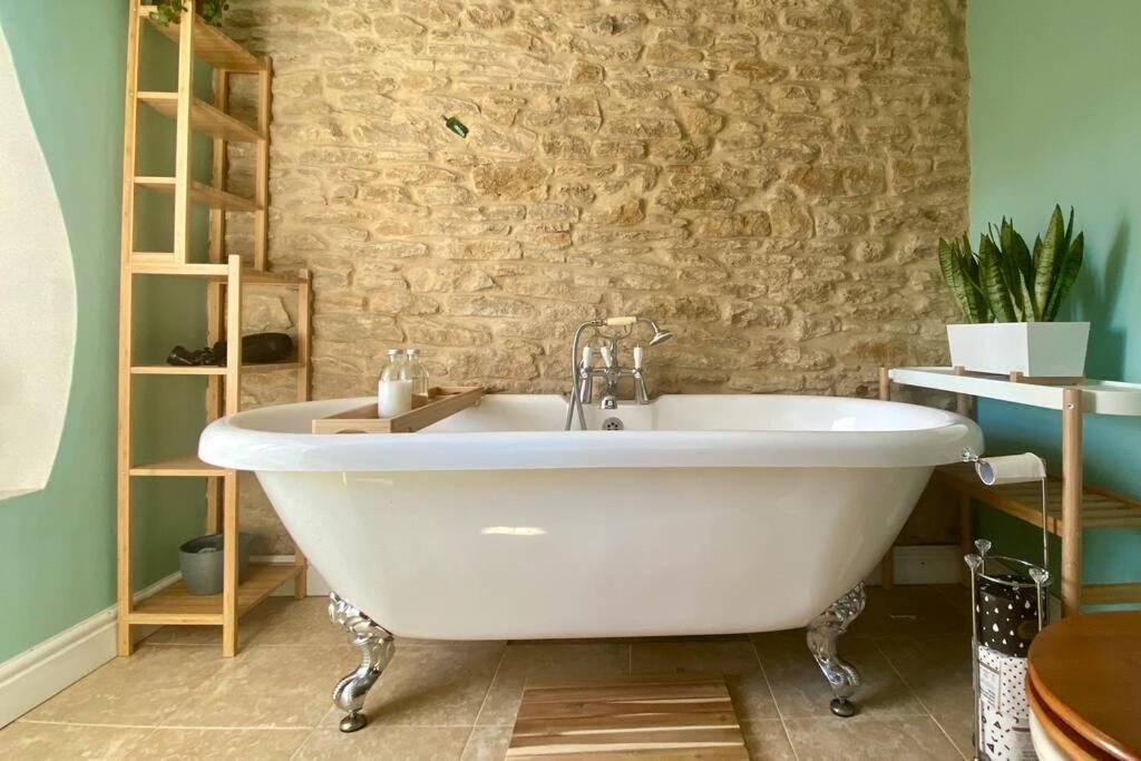 The Explorers Rest - Cottage - Frome Buckland Dinham ภายนอก รูปภาพ
